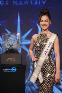 Miss Universe Vietnam 2023 Top 18 Unedited Photos Spark Plastic Surgery Debates - image 8