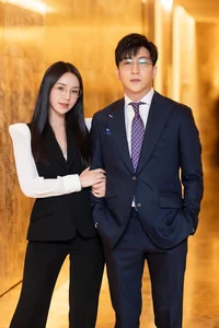 Vietnamese Actresses Weekly: Hong Diem’s Runway Return and Bao Thanh’s Joyful Birthday Celebration - image 15