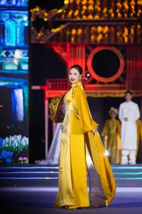 Vietnamese Actresses Weekly: Hong Diem’s Runway Return and Bao Thanh’s Joyful Birthday Celebration - image 3