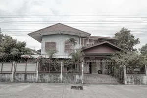 House L~M: Innovative Two-Story Home Transformation Through Creative Roof Restructuring - image 5