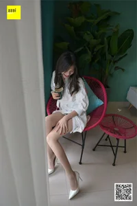 Elegant White Dress Fashion Gallery featuring IESS Model Qi Qi - image 2
