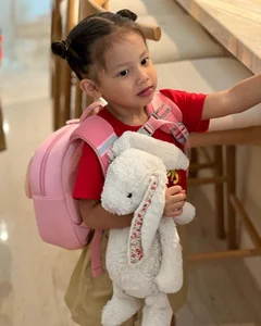 Ho Ngoc Ha’s Daughter Steals the Show with Adorable Street Style Looks - image 2