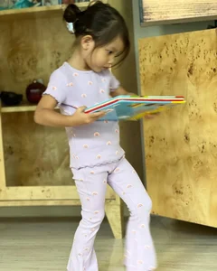 Ho Ngoc Ha’s Daughter Steals the Show with Adorable Street Style Looks - image 3
