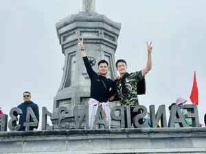 Footballer Nguyen Hoang Duc’s SaPa Getaway Sparks Nostalgia as Fans Recall Past Romance - image 5