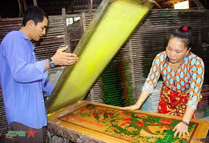 Traditional Glass Painting Craft of An Giang: A Cultural Heritage - image 8