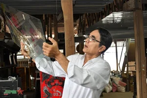Traditional Glass Painting Craft of An Giang: A Cultural Heritage - image 11