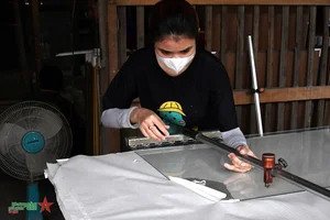 Traditional Glass Painting Craft of An Giang: A Cultural Heritage - image 13