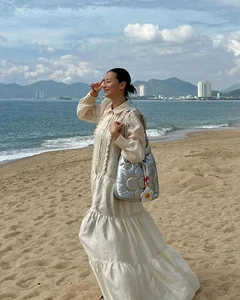7 Trendy Autumn Fashion Styles Popularized by Vietnamese Celebrities - image 1
