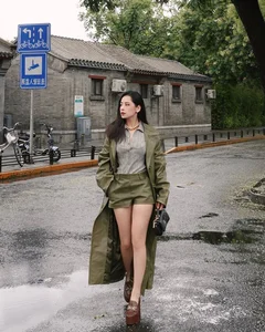 7 Trendy Autumn Fashion Styles Popularized by Vietnamese Celebrities - image 7