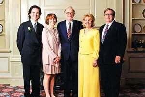 How Billionaires Warren Buffett and Mark Zuckerberg Teach Their Children Humility - image 0