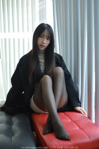 Modern Chic and Style: IESS SXJ No.1699 Featuring Mei Ko - image 12