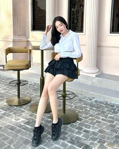 Three Bold Body-Baring Fashion Trends That Defined Vietnamese Celebrities in 2023 - image 7