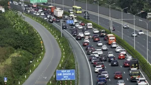 Travelers Return to Hanoi: Congestion as the Tet Holiday Concludes - image 5