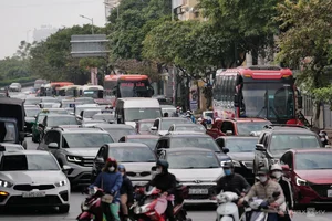 Travelers Return to Hanoi: Congestion as the Tet Holiday Concludes - image 9