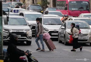 Travelers Return to Hanoi: Congestion as the Tet Holiday Concludes - image 0