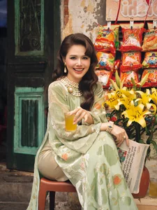 Phanh Lee Radiates Elegance and Sophistication as a Modern Hanoi Noblewoman - image 1