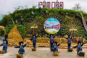 Exploring the Golden Season at Fansipan: The Enchanting May Village Festival - image 6