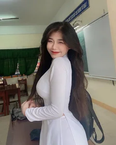 Ultimate 4K Ao Dai Gallery: Redefining Traditional Vietnamese Beauty - image 4