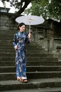 Elegant Traditional Ao Dai Beauty: Capturing Asian Grace in Golden Hour Light. - image 3