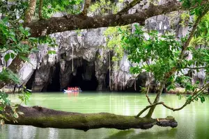 Explore Puerto Princesa National Park: Surreal, Majestic Underground River Hidden in Philippines' Limestone Caves - image 1