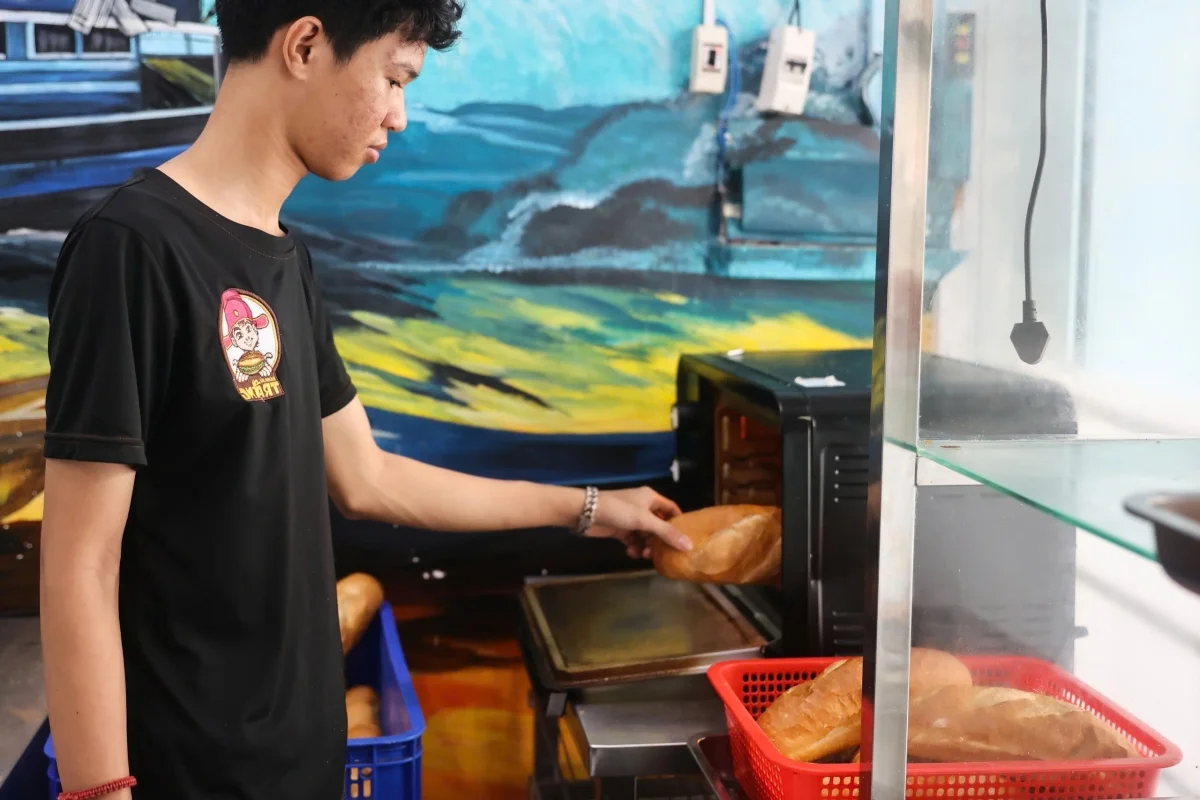The 79,000 VND Banh Mi: A New Culinary Trend in Ho Chi Minh City