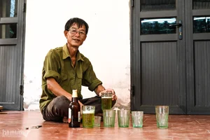 The Legend of the Green Beer Glass: Preserving the Traditional Craft of Glass Blowing in Xoi Tri Village - image 2