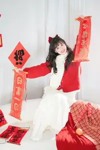 YiTuYu Vol.8524: Xia Yu Xiao Nian Embraces Lunar New Year in Radiant Red Sweater Style - image 1