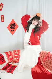 YiTuYu Vol.8524: Xia Yu Xiao Nian Embraces Lunar New Year in Radiant Red Sweater Style - image 4