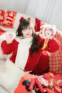 YiTuYu Vol.8524: Xia Yu Xiao Nian Embraces Lunar New Year in Radiant Red Sweater Style - image 17