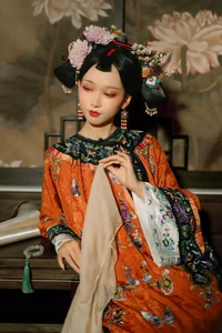 Nian Nian Features in YiTuYu Art Language Vol.9913 Photo Book - image 3
