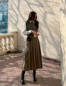 10 Stylish Ways to Wear A-Line Skirts: The Ultimate Flattering Fashion Guide - image 3