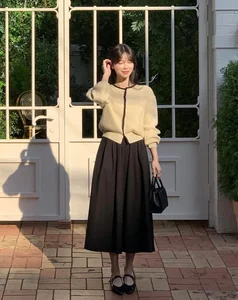 10 Stylish Ways to Wear A-Line Skirts: The Ultimate Flattering Fashion Guide - image 8