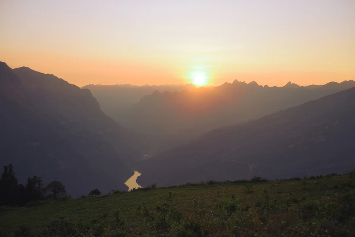 Suoi Thau Plateau: Discover the Breathtaking Buckwheat Flower Season in Ha Giang