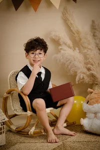 The Talented Child Star of Lang Trong Pho: A Rising Korean-Style Heartthrob - image 4