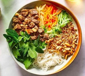 Discover the 12 Best Local Dishes in Da Nang: A Culinary Guide to Vietnam’s Coastal Flavors - image 10