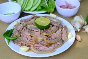 Discover the 12 Best Local Dishes in Da Nang: A Culinary Guide to Vietnam’s Coastal Flavors - image 3