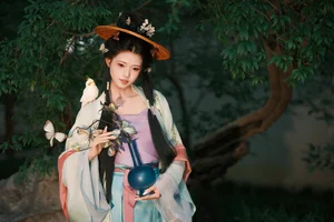 YITUYU Natural Light Portrait Photography Featuring Songbing Jiujiu - image 2