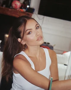 How the Former Most Beautiful Girl in the World Overcame Criticism - image 5