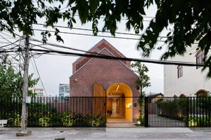Innovative Architecture: Sustainable Hollow Brick House Design for Natural Light and Ventilation - image 0