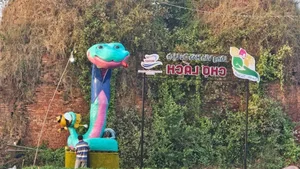 Ben Tre’s Viral Snake Mascot: The Impressive CEO Style 'Be Na' for Lunar New Year 2025 - image 1
