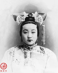 Unveiling the Real Faces of Emperor Guangxu’s Concubines: Rare Historical Gallery of the Qing Dynasty - image 7