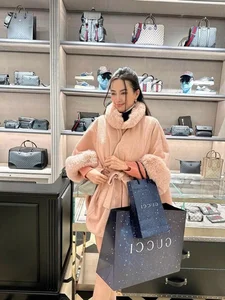 Phan Thi Mo Discusses her Luxury Lifestyle and the Surprising Challenges of Finding a Partner in the Spotlight - image 4