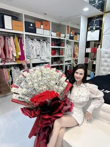 Phan Thi Mo Discusses her Luxury Lifestyle and the Surprising Challenges of Finding a Partner in the Spotlight - image 6