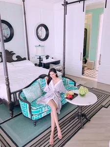 Phan Thi Mo Discusses her Luxury Lifestyle and the Surprising Challenges of Finding a Partner in the Spotlight - image 3