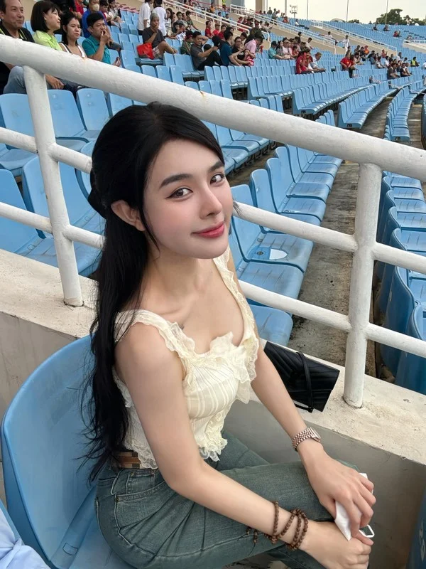The Everyday Beauty of Nam Dinh’s Famous Fitness Influencer