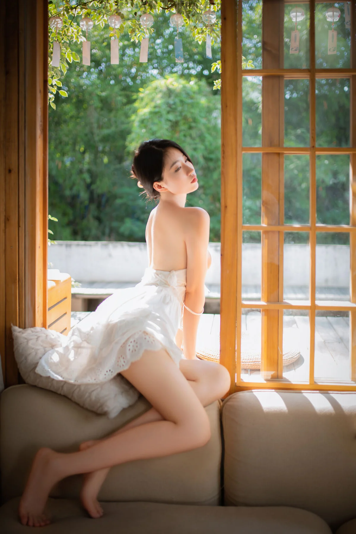 Eternal Summer: Capturing Nian Nian’s Radiant Aesthetic in Summer Story Photo Series
