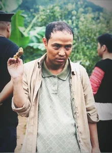 Thai Son Delivers Hilarious Drunk Scene with a Buffalo in War Without Boundaries - image 5