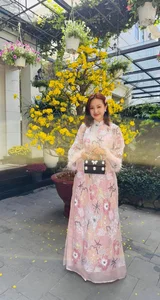 Inside the Stunning 200m2 Floral Villa of the Famous Nhat Ky Vang Anh Actress - image 5