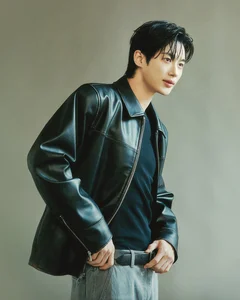 Byeon Woo Seok and Kim Hye Yoon Break the Internet with Viral Social Media Post - image 3