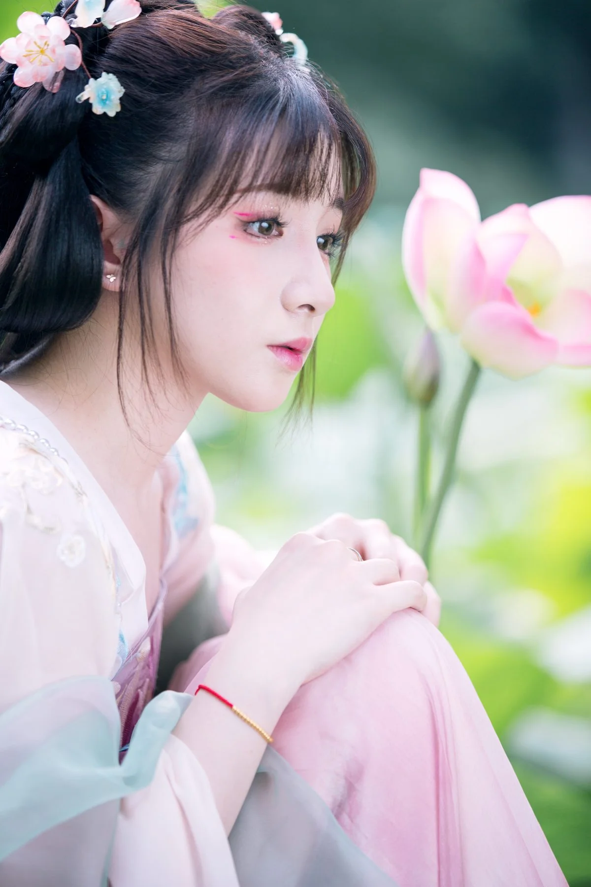 Contemporary Beauty: YiTuYu Art Language Vol.4743 Featuring Lionnn_ Collection